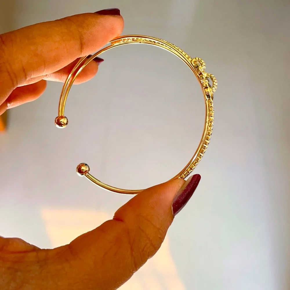 Brand New Fashion fancy designer Bracelet for women (Gold) - Picture 4 of 4